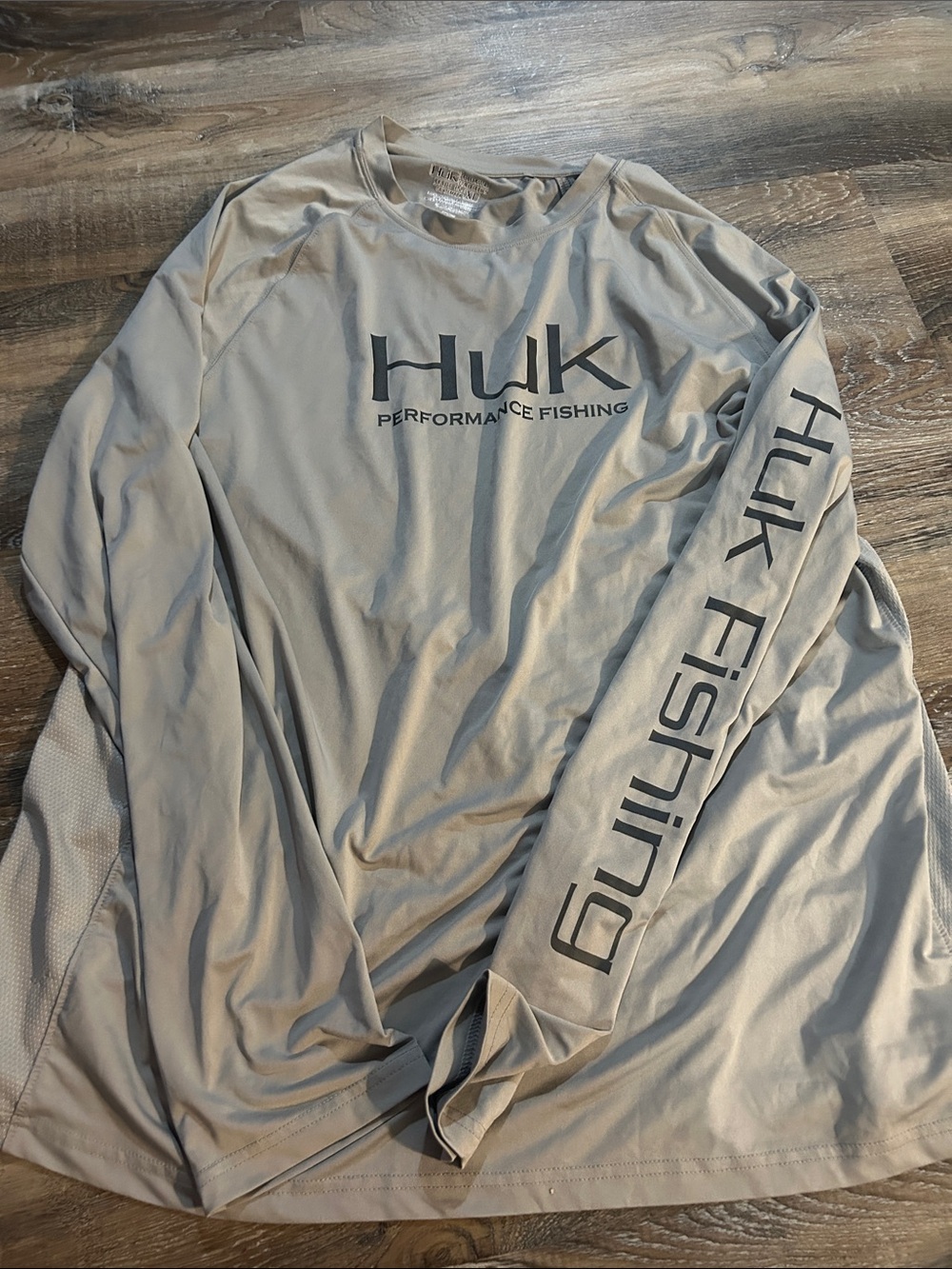Huk Long Sleeve Performance Fishing Shirt - Light Gray